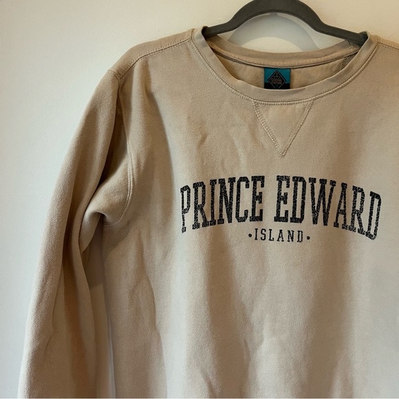 Coastal Culture Prince Edward Island Sweatshirt Small Beige PEI Crew Pullover - Picture 9 of 10